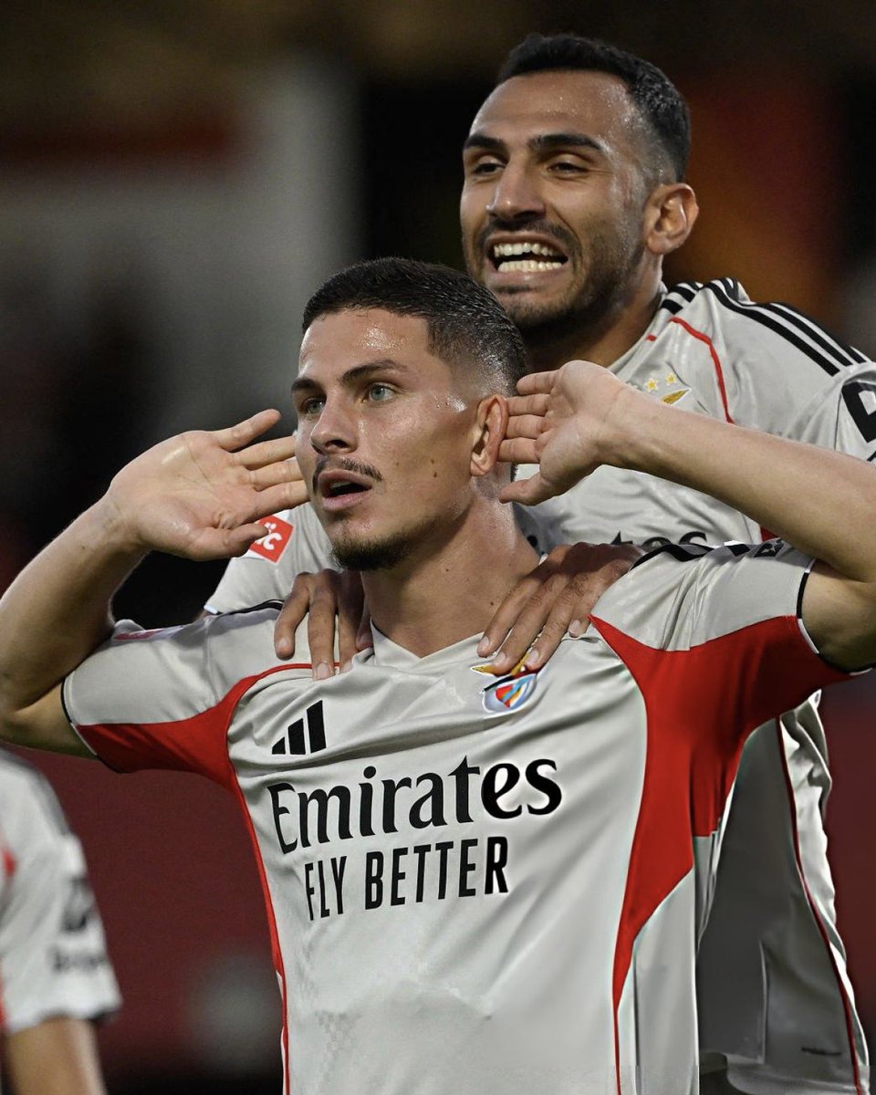 PLUS Benfica tweet media