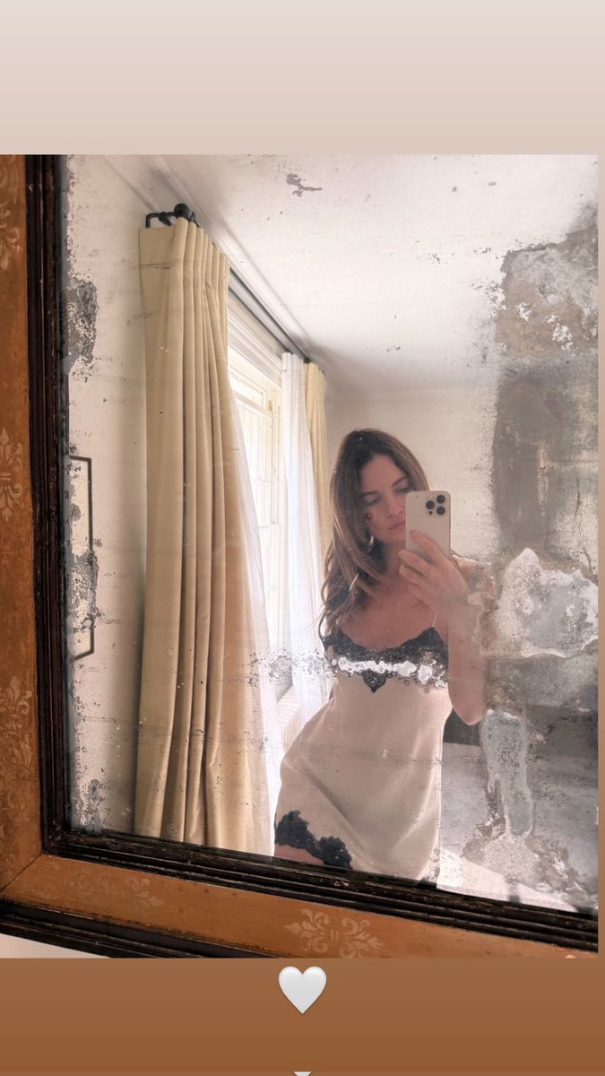 Lily James Source tweet media