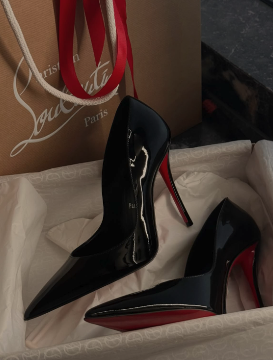 Louboutin Muse tweet media