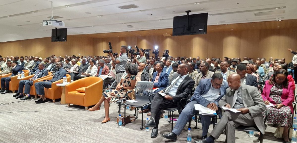 FES_ETH's tweet image. Celebration of #MayDay is underway in 🇪🇹, with panel discussion on “Decent Work for Sustainable Development.”

@Cetu_Ethiopia stressing the establishment of a #MinimumWage and the urgency for Ethiopia to prepare for the enforcement of the 🇪🇺’s #CSDDD.

#InternationalLaborDay