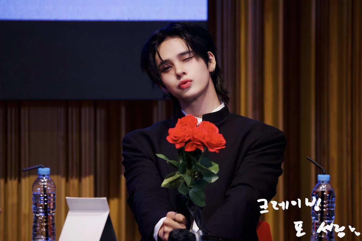 신부님한테 고백하고왔어🌹
260501 applemusic 애플뮤직 대면 pre
#세림 #크래비티 #SERIM #CRAVITY