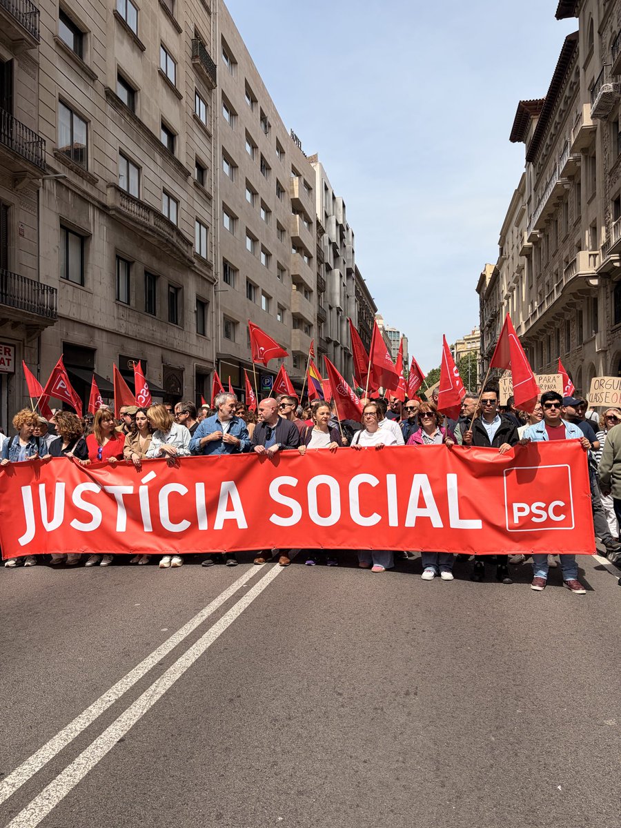 pscbarcelona's tweet image. Aquest #1DeMayo recordem que la fita d'avui és el punt de partida de demà. 📍
Lluitem per consolidar el que hem guanyat i conquerir el que ens mereixem. ✊
