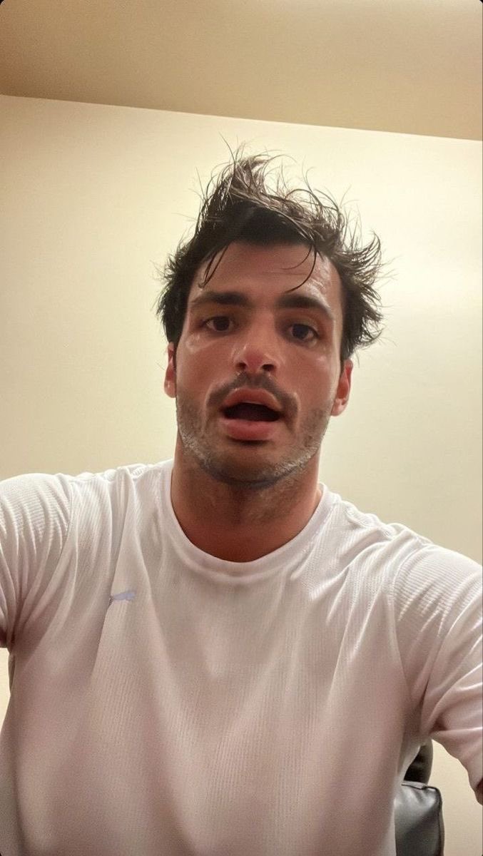 sainzrise's tweet photo. i’m tired of the boyfriend pictures BRING BACK THE THIRST TRAPS https://t.co/1K12ZuD1hL