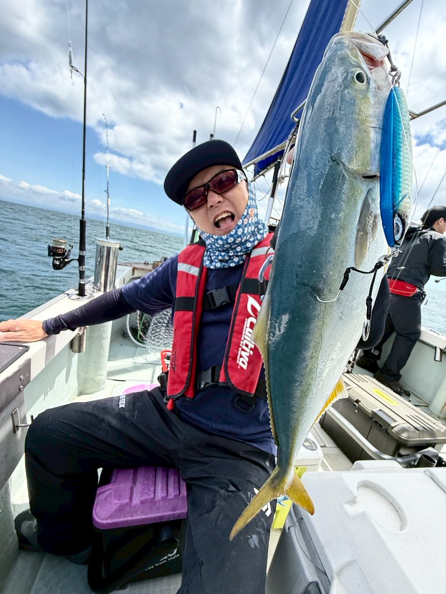 fishingmaxinfo's tweet photo. 開幕と言っていいと思います。
今年は例年とパターンが違い、イワシパターンのヒラメタルです。これがしばらく続きそうです。
https://t.co/rLujhQJx4E https://t.co/YakDAvtAY1