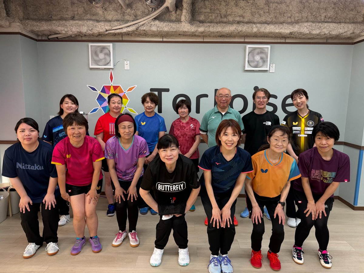 Tortoise_2023's tweet photo. 藤沼亜衣さんをお迎えして講習会を開催しました🏓
藤井コーチとは同級生コンビ✌️

今回は藤沼さんの得意とするボールタッチを直伝📝
実践するのは難しいですが、違いを感じていただけたら嬉しいです😊

そしてなんと6月にも開催が決定！
公式LINEで先行予約のご案内をしますのでお待ちください💌 https://t.co/s7AEok3czL