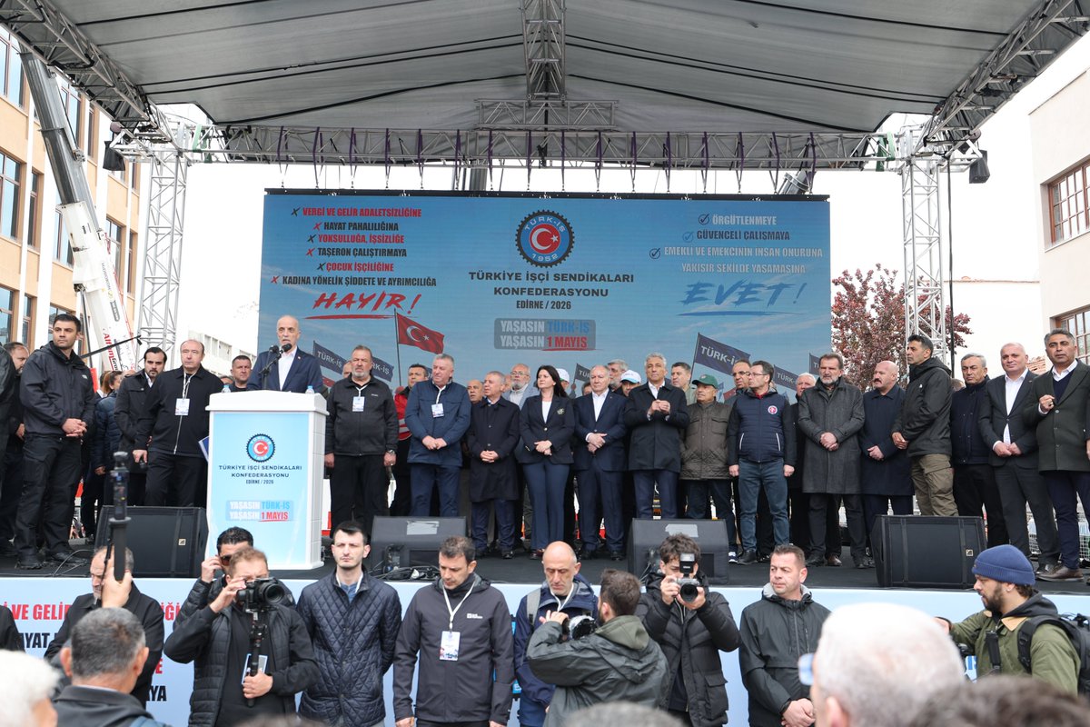 TÜRK-İŞ tweet media