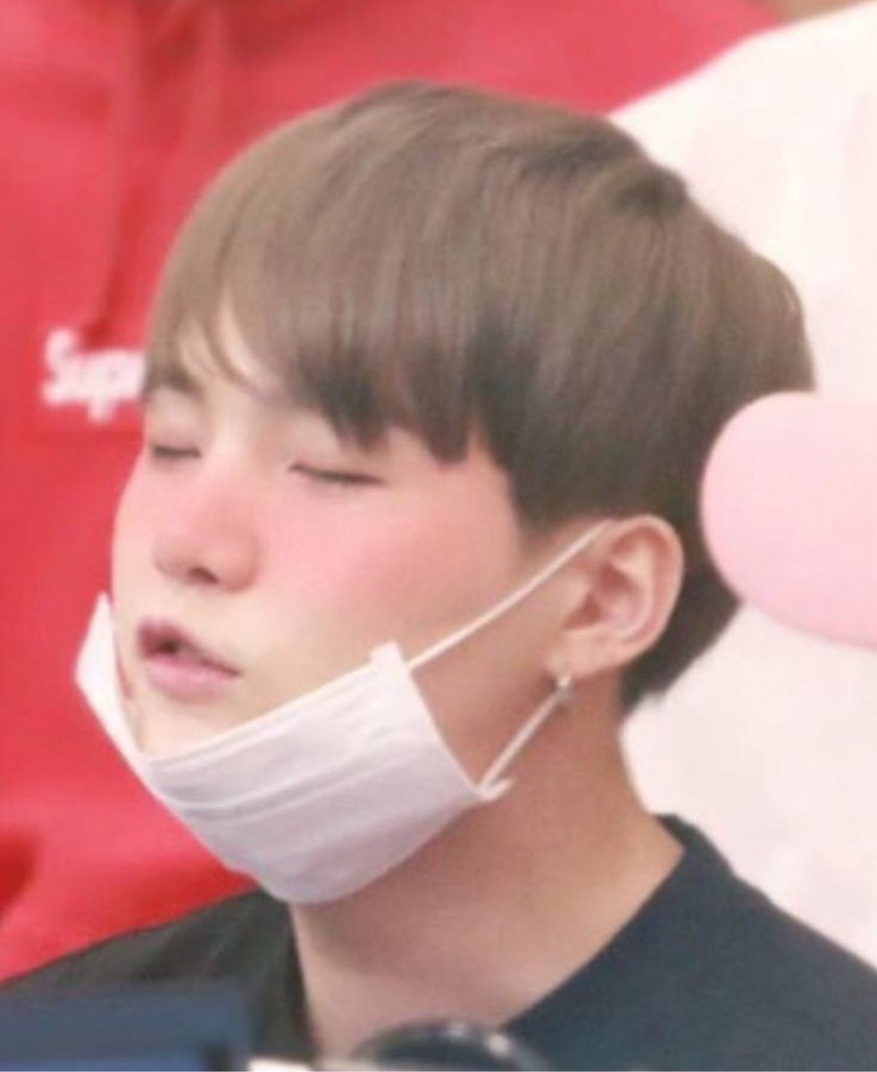 pout yoongi daily ♡ tweet media
