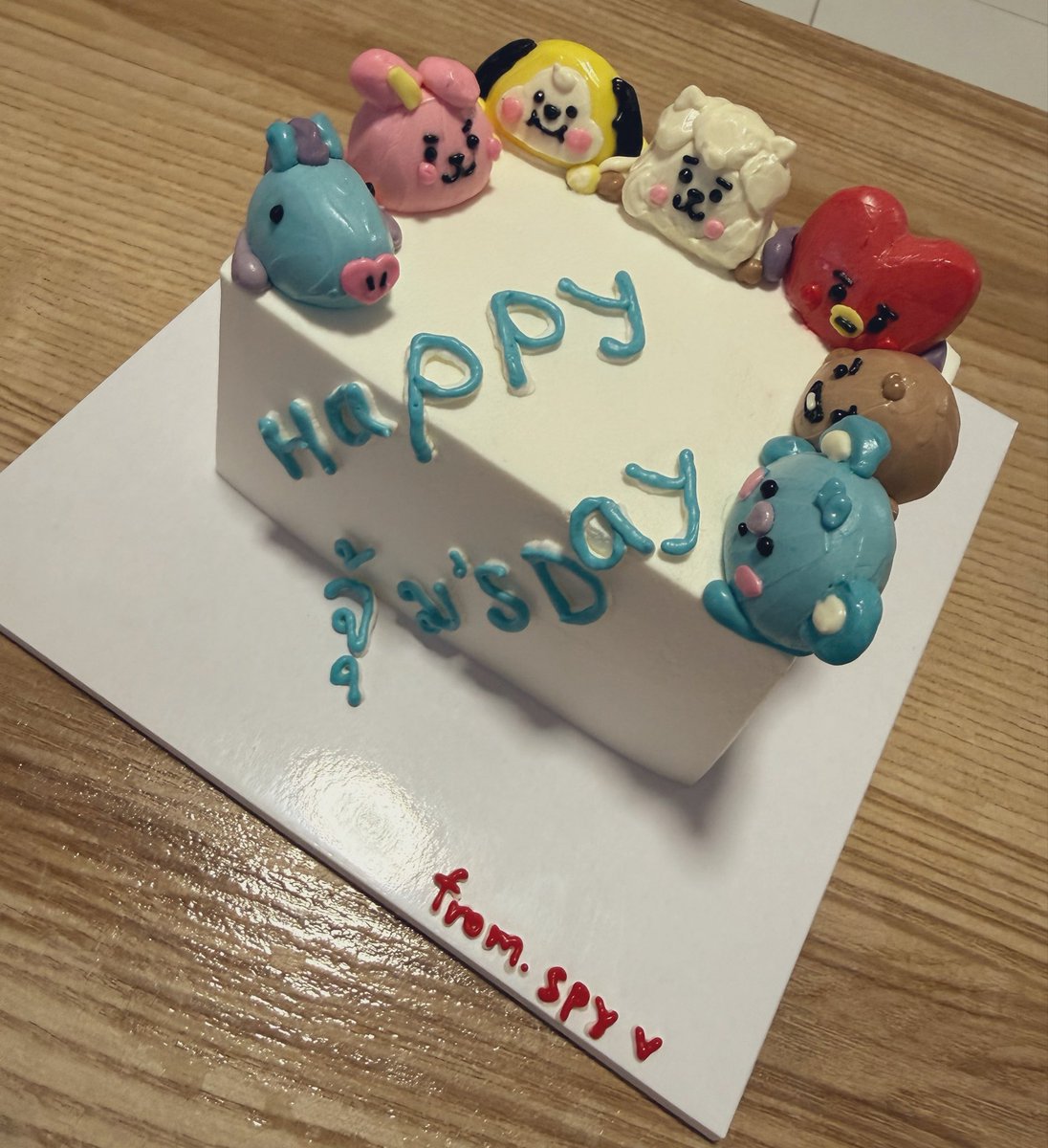จุ้ม and BT21 Friends > <