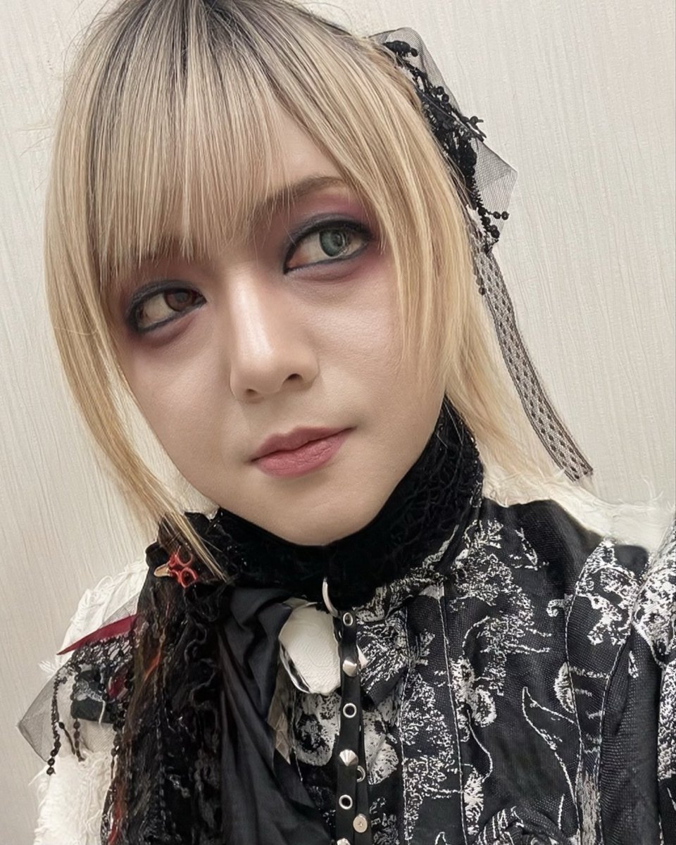 初日ありがと！
明日はまた衣装違うから楽しみにしててね
こけましたがノーダメージです