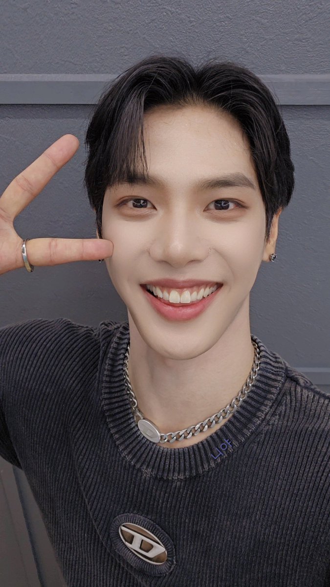 니야 tweet media