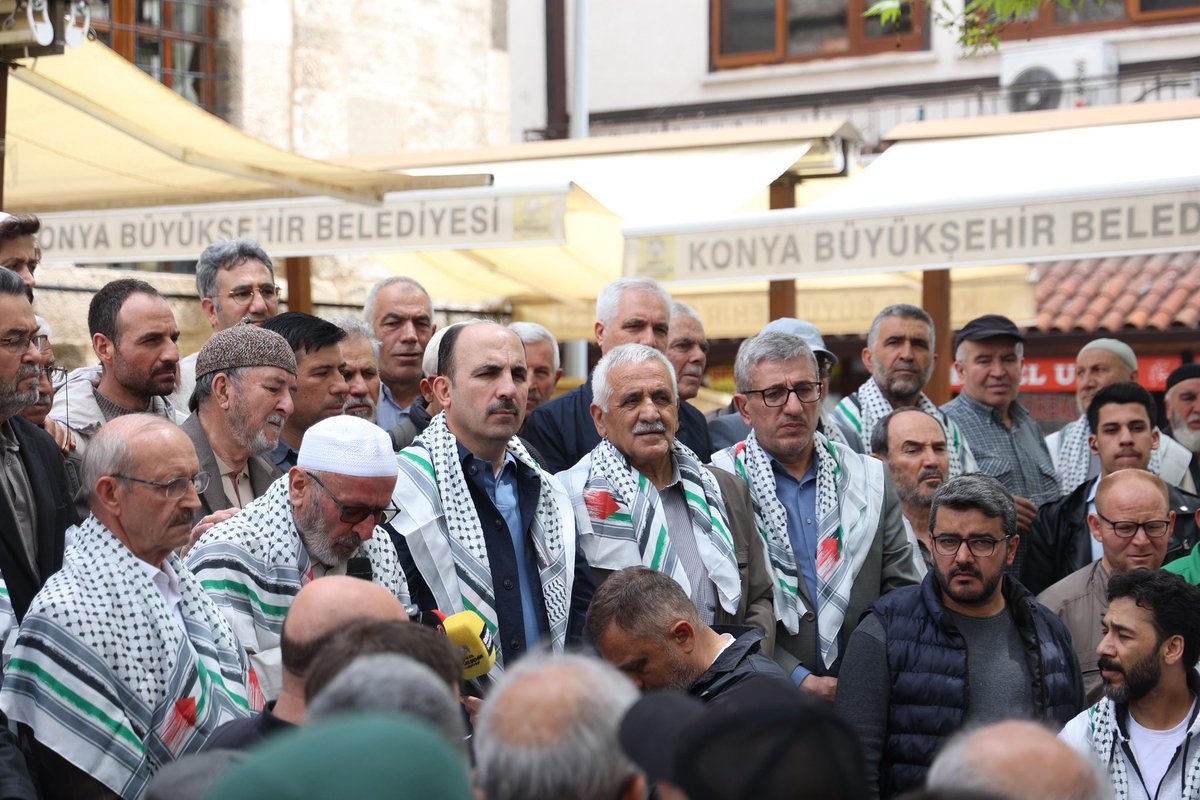 u_ibrahim_altay's tweet photo. İnsanlığın sesi olmak ve özgürlüğün sesi Sumud’a yapılan saldırıyı kınamak için cuma namazı sonrası Kapı Camii’nde bir araya geldik.

Dün gece saatlerinde Yunanistan açıklarında bulunan Global Sumud Filosu’na İsrail donanması tarafından müdahale edildiği ve 21 geminin alıkonulduğu yönündeki gelişmelerin ardından düzenlenen basın açıklamasına katıldık.

Dualarımız Gazze’deki kardeşlerimizle… 
Rabbim, mazlumların yar ve yardımcısı olsun.