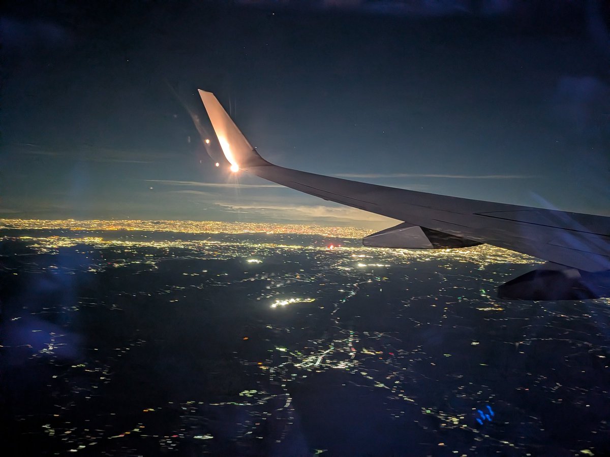 Mr_suzu's tweet image. 夜のフライト
＃JAL ＃B737