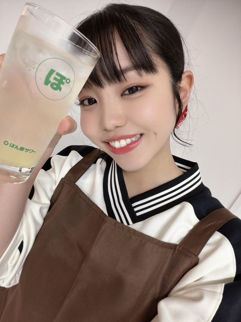 激ウマのお酒と冷やしラーメンを食べてます！！！
これ本当に酒飲みには嬉しいメニュー！！！
さて、私はお料理に目覚めるのでしょうか。
#さとうのご飯 #アミュボch  #ミツカン #冷やしラーメンのつゆ #涼麺満足 #ぽん酢サワー #フルーティス