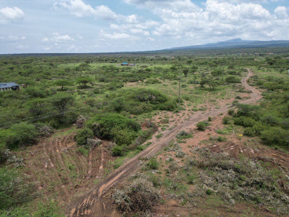richmanoduor's tweet image. Prime plots in Serene Garden with a scenic view of Mount Suswa, Longonot and Kajiado hills 
✔️ 1/8 Acre (50x100) – Ready for development
Cash Price: 229,000
Installment Price: 260,000 (Flexible terms) Call/WhatsApp: 0706677431
#realestate #plotsforsale #landforsale #epicprime