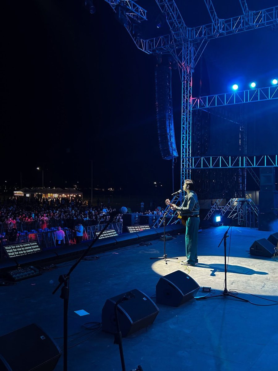 JoySummera's tweet photo. Grabe yon!

No back tracks, super live na live, at nag acapella pa.

Naiiyak nako nung narinig ko ung “Loveyourself” pero iba din ang “Multo” ni Moy. Makikita mo how confident he was at inenjoy talaga nya. Pero nang marinig ko na ang “Back to You” dun na humagulgol ang ate nyo huhuuhu.

Heath Jornales we are so PROUD of you! Mahal na mahal kita Moy.

KALUGURAN DAKA HEATH
KALUGURAN DAKA HEATH
#HMJMakesWavesInLubao
Pictures crdts to LIBM