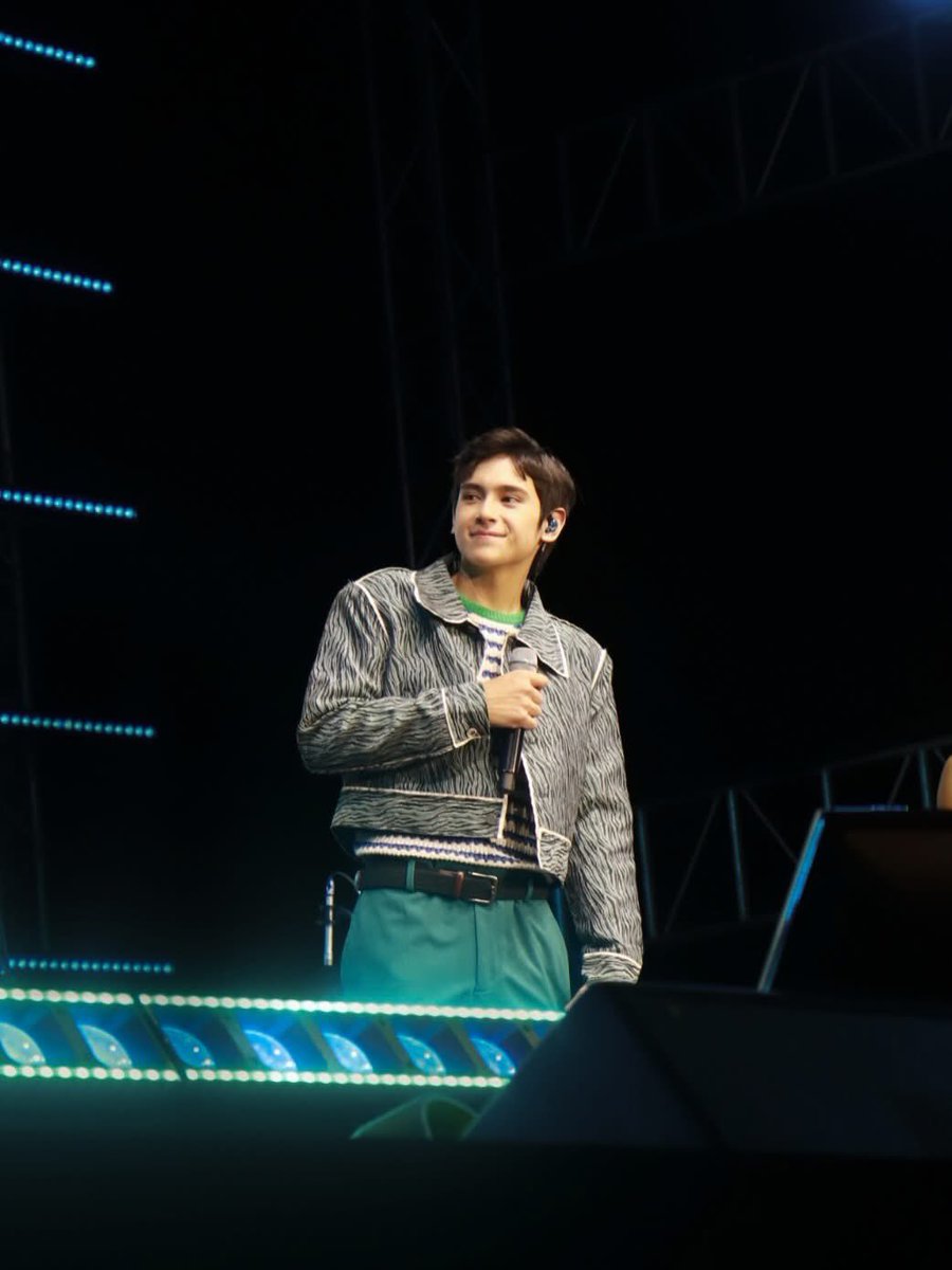 JoySummera's tweet photo. Grabe yon!

No back tracks, super live na live, at nag acapella pa.

Naiiyak nako nung narinig ko ung “Loveyourself” pero iba din ang “Multo” ni Moy. Makikita mo how confident he was at inenjoy talaga nya. Pero nang marinig ko na ang “Back to You” dun na humagulgol ang ate nyo huhuuhu.

Heath Jornales we are so PROUD of you! Mahal na mahal kita Moy.

KALUGURAN DAKA HEATH
KALUGURAN DAKA HEATH
#HMJMakesWavesInLubao
Pictures crdts to LIBM