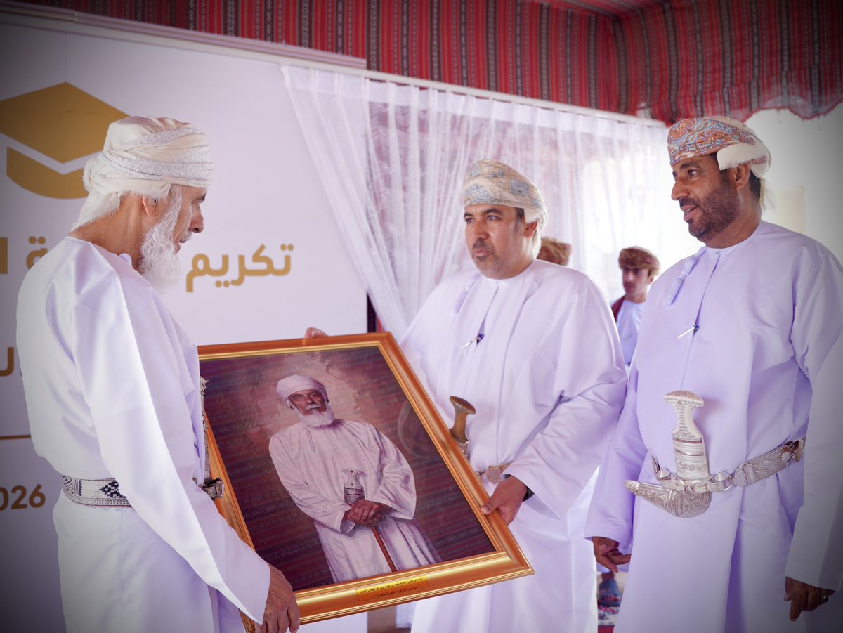 asn336's tweet photo. حفل تكريم الطلبة المجيدين بمدرسة أبو الدرداء @EduGovDhr7237 تحت الرعاية الكريمة لمعالي الشيخ/ محمد بن عبدالله بن زاهر الهنائي. شكراً لكل من ساهم في نجاح هذا الحفل. https://t.co/6Xwr37BXRV