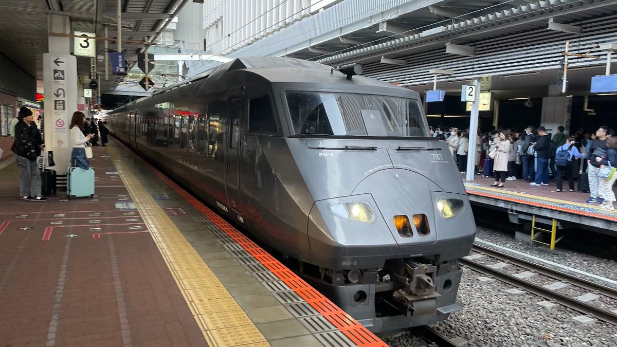 gateway_0919's tweet photo. 博多上陸！
恒例の電車撮影タイム https://t.co/ghPo3sToJ3