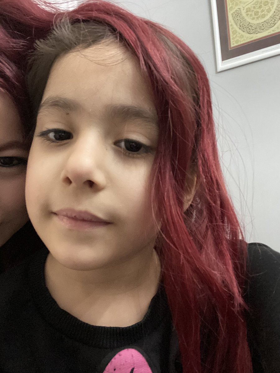 Yasemin tweet media