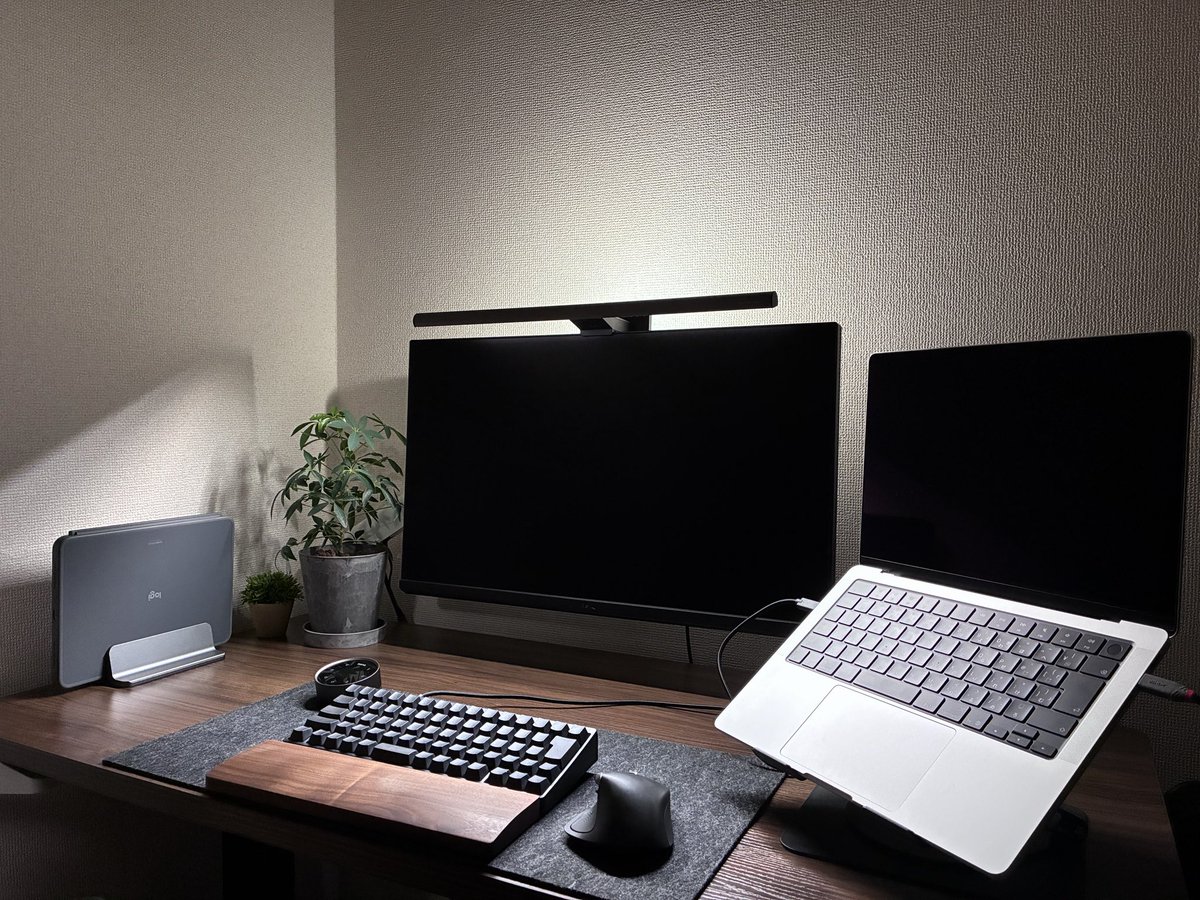 yoha_life's tweet image. 何も映ってないこの感じも美しい。
#desksetup