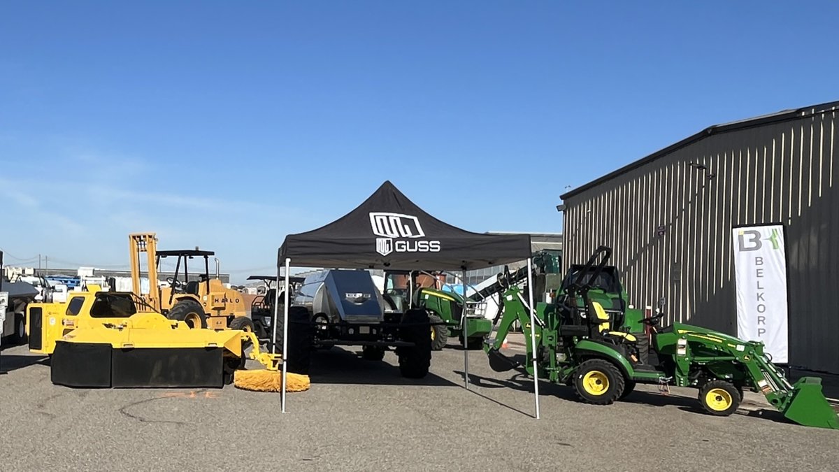 GussAutomation's tweet image. Come see GUSS at Duarte Friends Day!
We are here at Duarte Nursery’s 28th Annual Friends Day, a special event bringing together the ag industry for a day of learning, connection, and community. Stop by to see GUSS!
#GUSS #duartefriendsday #AgTech #autonomousspraying