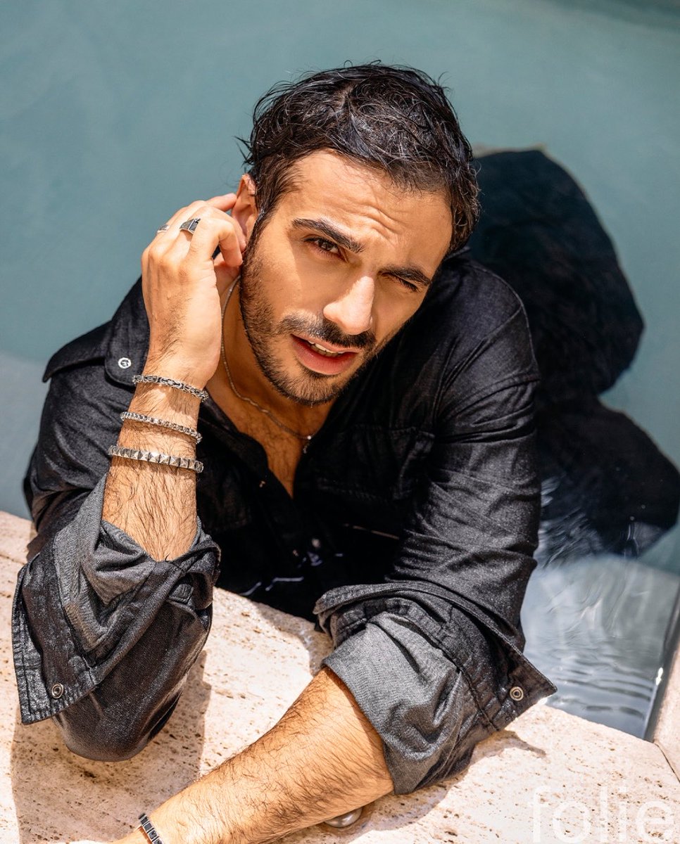 Non esagero quando dico di aver emesso un gemito perché ho beccato inaspettatamente queste foto di Gianmarco Saurino scorrendo instagram
