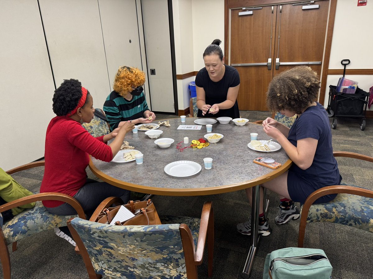 ohsnapletseat's tweet photo. Taught a dumpling-making class at Agnes Scott 🥟

We made napa cabbage + tofu dumplings (and sampled chicken &amp; pork too 😋). So fun seeing everyone fold their own!

Recipe: https://t.co/TKZtHrON1S

#dumplings #homecooking #atlantaga #dumplingclass #atlantaevents https://t.co/Q8KXW3kvGf