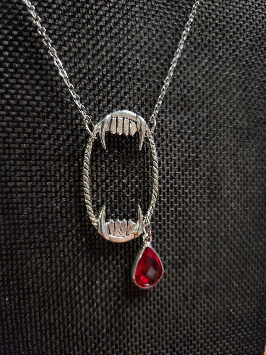 Less_Cute's tweet photo. HELLO ALL! I've made some questionable financial decisions this month, so I really need to make some sales! EVERYTHING IS 45% OFF NOW IN MY ETSY! Mostly Dragon Age / fantasy themed!  

#DragonAgeArt #jewelry #handmade #sale #DragonAge #videogame #vampire 

https://t.co/VwxJwtTCk1 https://t.co/FQTw7TqnRs