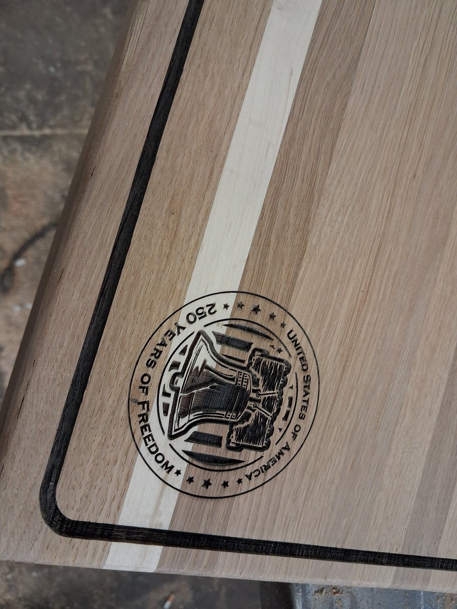 SquarebodyBoard's tweet photo. Introducing the Freedom Board...
That guy over at @malletcncworks  thinks he's special with his ornaments but we have white ok Freedom boards.
If it was good enough for Old Ironsides think how it will be for you. https://t.co/h5fCOwFCDT