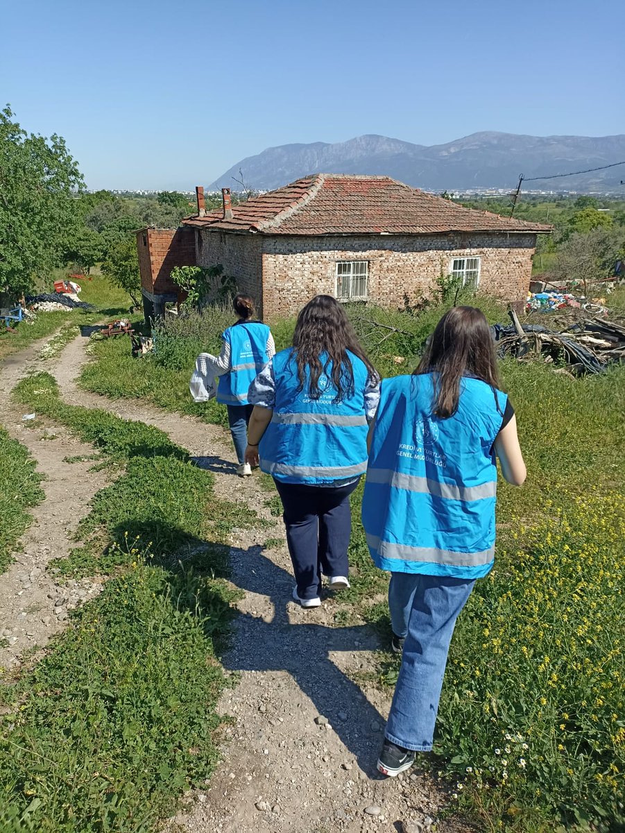 ManisaKYGM's tweet photo. ✏️ Hüma Hatun Yurdu
“Komşum Projesi” kapsamında hazırladığımız sıcak yemekleri komşularımızla buluşturmaya devam ediyoruz. Paylaşmanın mutluluğunu büyütüyor, dayanışma ruhunu hep birlikte yaşatıyoruz. https://t.co/edTjcVZ7He