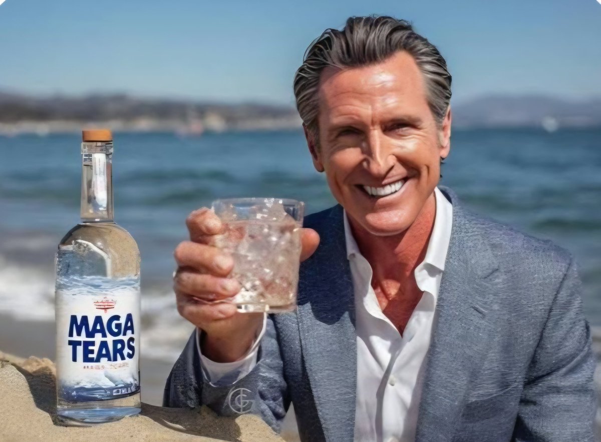 Edward 💙🇺🇲🌊 #VoteBlue tweet media