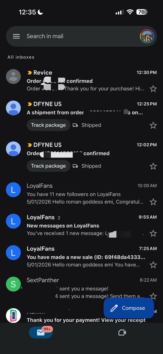Buying everything I want w his money+beautiful notifications 🤤 
Gooooddd morning