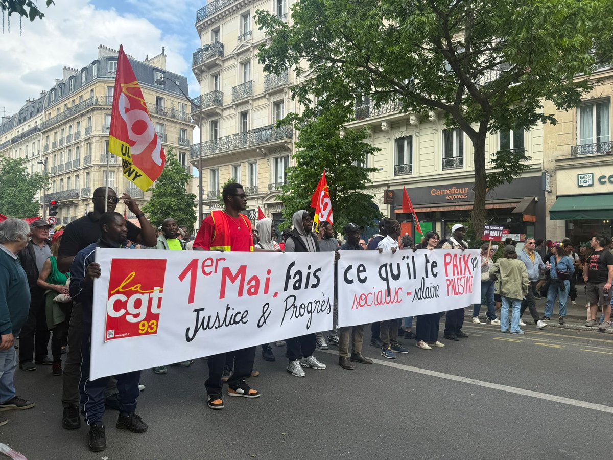 stephane1peu's tweet photo. Très belle manifestation combative et unitaire du 1er mai. https://t.co/UrMnJIZZEw