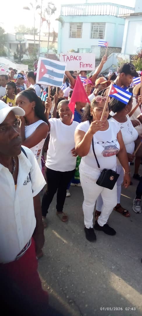 eabtt_c's tweet photo. Bajo la consigna #LaPatriaSeDefiende los trabajadores de la Empresa Filial La Maya desfilaron este #1roDeMayo.
#NuestraFortalezaEsLaHerencia
#TabacalerosPorMas https://t.co/4xhhly1aOG