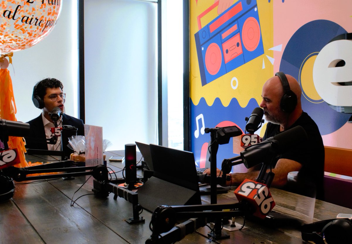 CECAQro's tweet image. 🎙Hoy el Comisionado del #CECA, Sebastián Granados Ponce, estuvo en La Papaya EXA 95.5, en entrevista con David Rincón, compartiendo de manera cercana la labor que realizamos día a día por la salud de las y los queretanos.

Durante la charla, hablamos sobre qué es el CECA y los