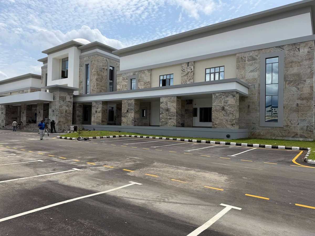 tee1boss's tweet photo. Perfect aesthetics at the now reconstructed Rivers State House of Assembly Complex where innovation meets excellence.

Kudos to the administration of His Excellency Governor Siminalayi Fubara. 

Funke Akindele/PFA Fans/Atiku Abubakar/Lungu/Air Peace/Player of the Month for March https://t.co/krMiYRLlaB