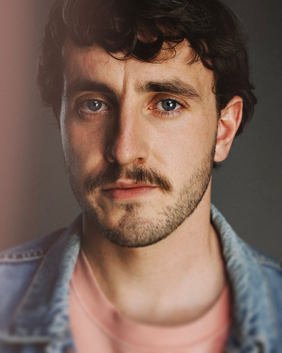 mescalarchive's tweet photo. Paul Mescal portrait for ‘ALL OF US STRANGERS’ 

📸 Chris Harris https://t.co/LuFfKZtGm3