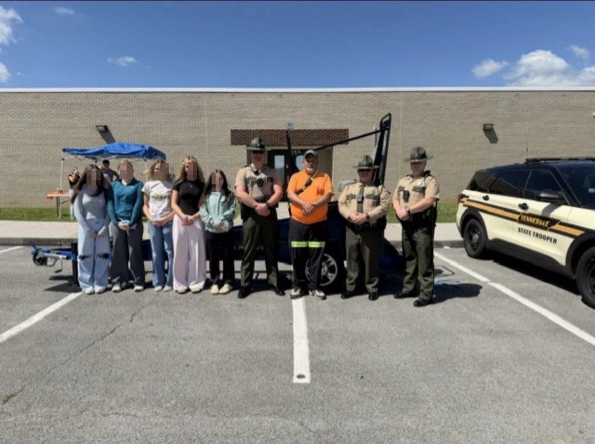 THPFallBranch tweet media