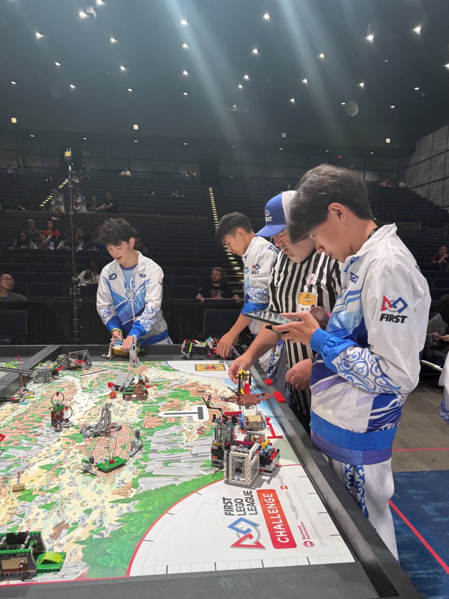 FIRST LEGO League tweet media