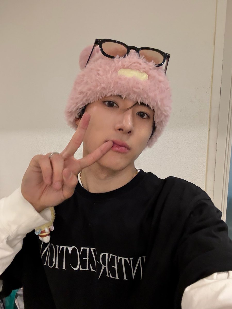 톨 tweet media