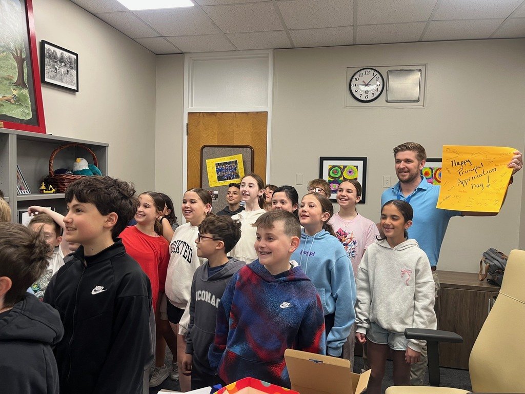 WPSSicomac's tweet photo. We appreciate our principal! https://t.co/NL7zb2AJ8R
