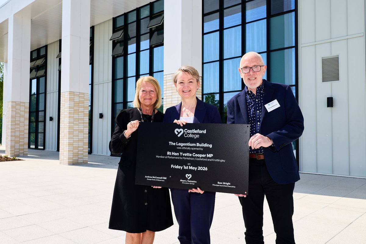 CastlefordColl's tweet photo. 🏗️ Rt Hon @YvetteCooperMP officially opened our brand-new Lagentium Building today, supporting construction skills, apprenticeships and sustainable training for the future workforce.

Thank you also to our partners, Governors and colleagues who marked the occasion with us 💙 https://t.co/UP8axxiB8V