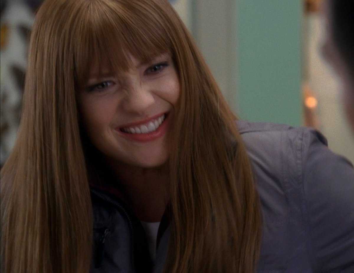 michlastone's tweet image. ela é tão fofinha quando não ta sendo o demônio #Fringe