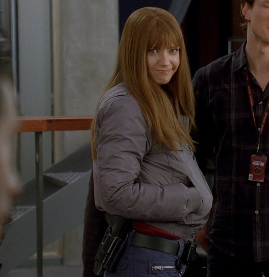 michlastone's tweet image. ela é tão fofinha quando não ta sendo o demônio #Fringe