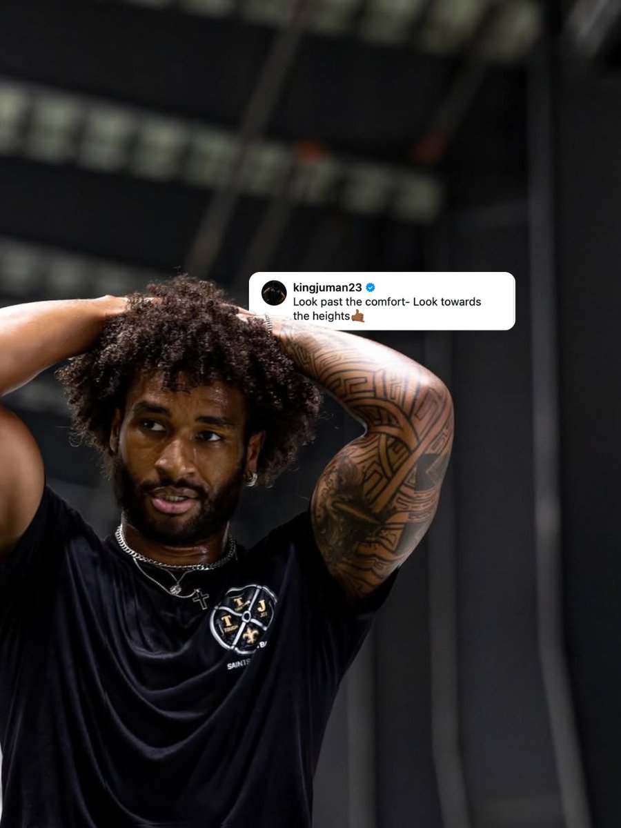 Saints's tweet image. Busy on the job 

#Saints | @BarefootWine