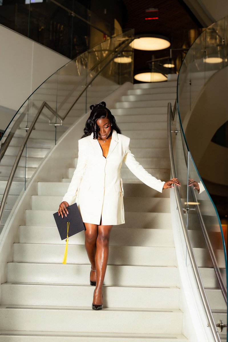 Send me roses 🌹 tweet media