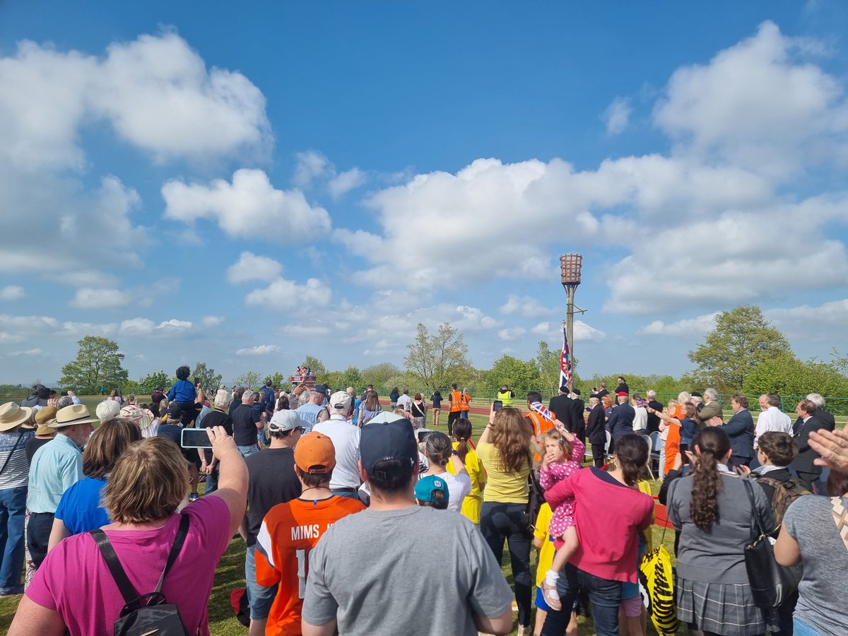 Andrew_WilsonUK's tweet image. Lovely event in #Crowborough to honour Matt Weston's Olympic achievements 👏👏👏

#CrowboroughChampion #Olympics #Sussex #skeletonbob