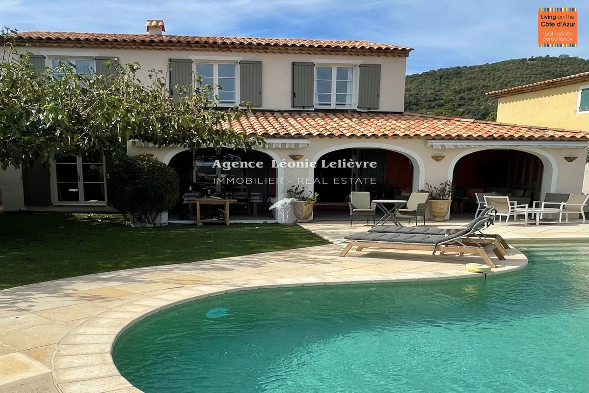 atthecotedazur's tweet image. Les Issambres Villa zu verkaufen 6 Zimmer sichere Residenz
€1.285.000
livingonthecotedazur.com/de/luxusimmobi…
#immobilien #villa #immobilienmakler #makler #haus #realestateagent #wohnung #immobilienverkauf #lesIssambres
