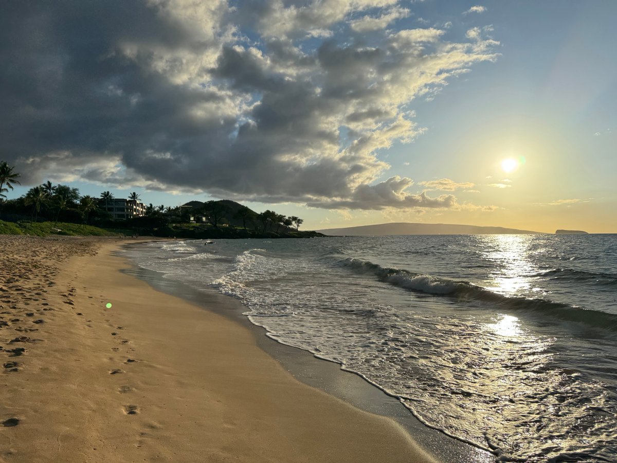 hawaiitalk's tweet image. The Best Ways To Fly to Hawaii With Points and Miles dlvr.it/TSKPgV #TRAVELNEWS #HAWAII