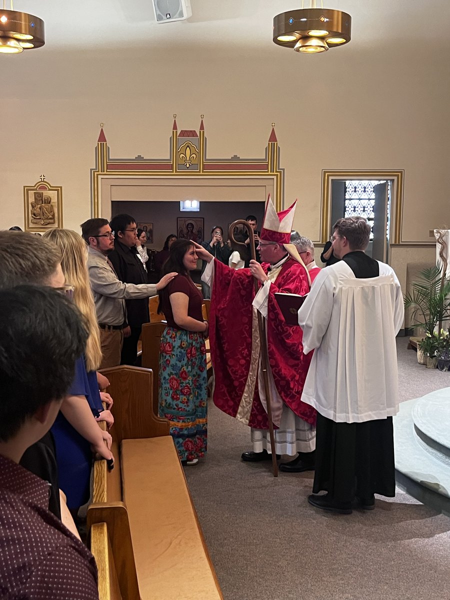 DioceseHelena's tweet photo. On Monday, Bishop Vetter celebrated Confirmation at St. Michael the Archangel Parish in Conrad with young people from around the deanery who have been preparing to receive the Sacrament of Initiation.
Join us in praying for our young people being Confirmed this spring! https://t.co/vl3JXg9CmH